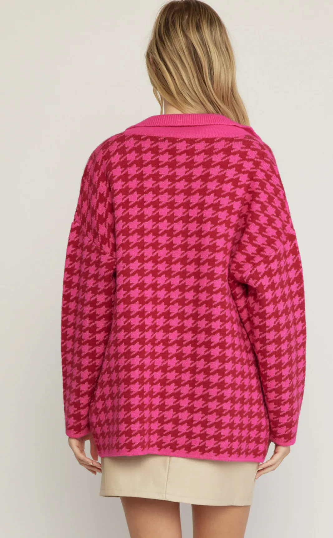 houndstooth collared button up sweater jacket - fuchsia