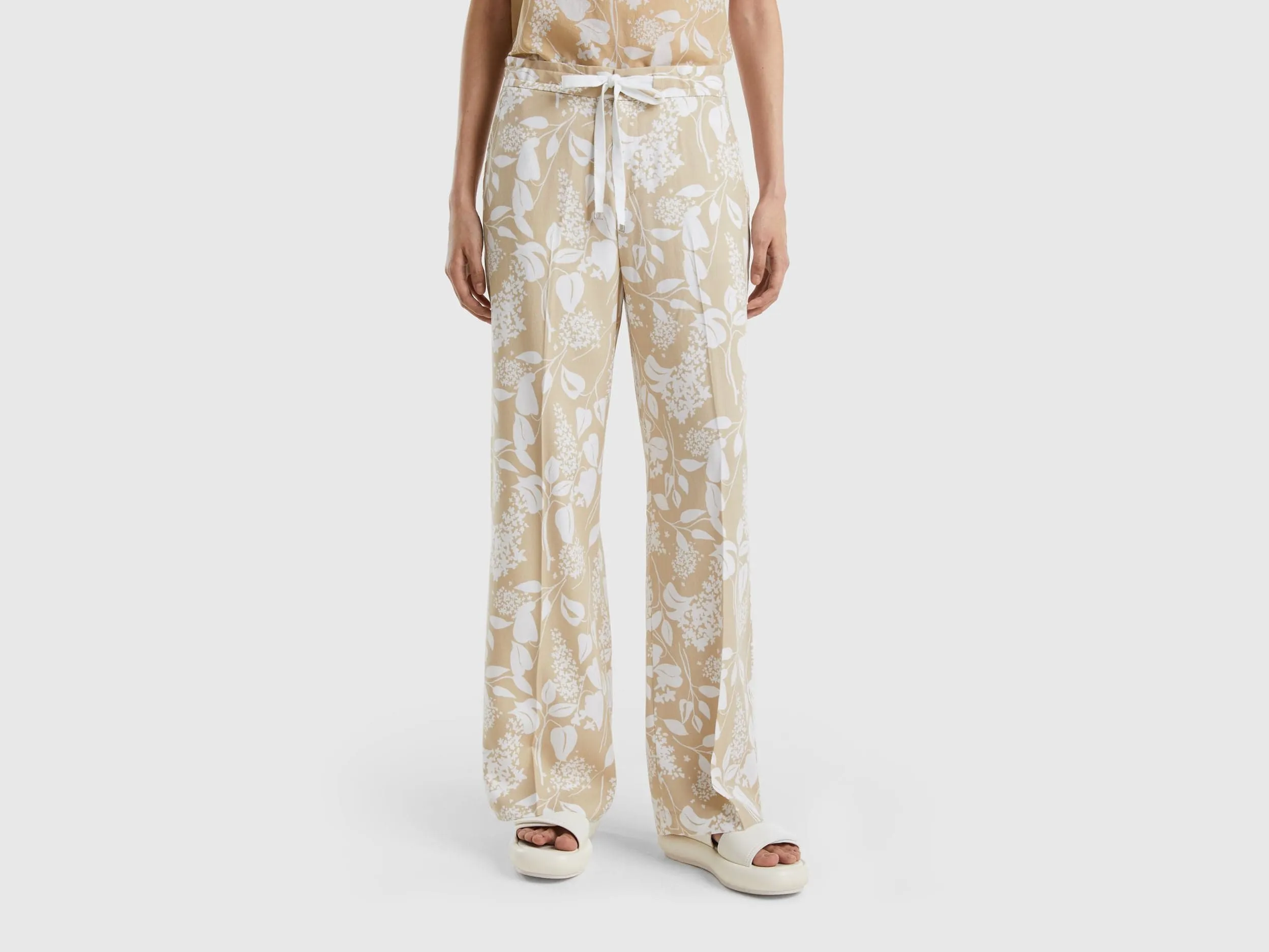 Printed trousers with drawstring